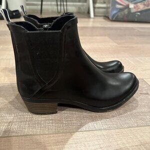 LUCKY BRAND WOMENS SIZE 7 BLACK RUBBER BOOTS